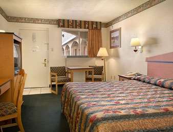 Night Inn Глоуб Номер фото